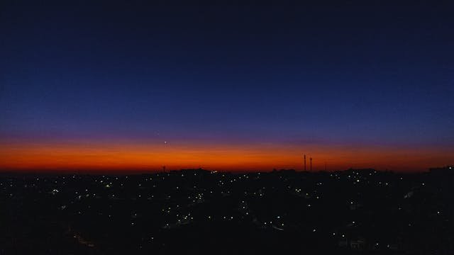 Blackout zatrząsł Europą: chaos na lotniskach i w metropoliach