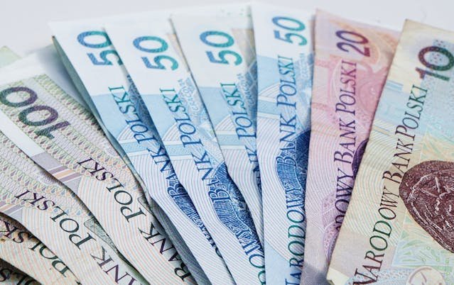 Minimalna krajowa 2025 – ile wynosi i kiedy wzrośnie?