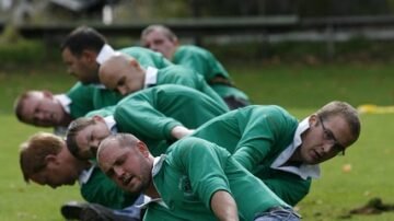 Przeciąganie liny – sport siły, taktyki i tradycji