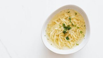 Tych warzyw nie dodawaj do rosołu. Zupa straci swój smak