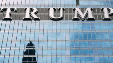 Trump pauzuje cła, Tusk odpowiada. Gra o handel trwa