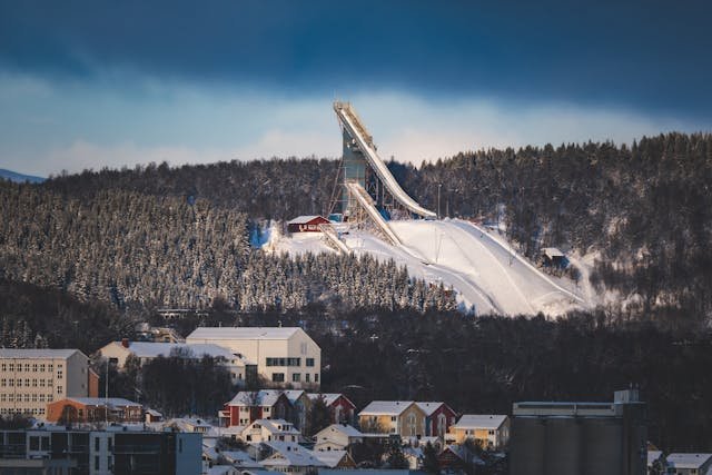 Skocznie w Lahti – rozmiar, punkt K, rekord i historia obiektu