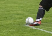 Zasady gry w piłkę nożną – podstawy najpopularniejszego sportu świata