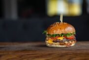 Niemiecka sieciówka wkracza do Polski. Będzie konkurencją dla McDonald’s