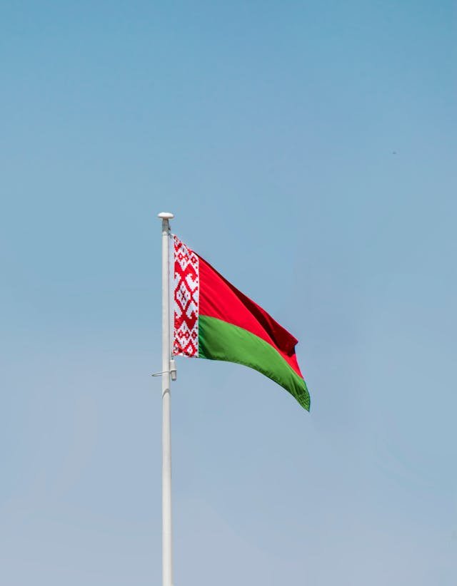 Łukaszenka wzmacnia aparat represji pod pretekstem zagrożenia zewnętrznego