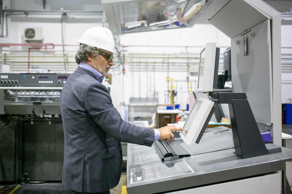 Kompleksowy przewodnik po zarządzaniu produkcją: optymalizacja automatyzacja i elastyczność w firmie