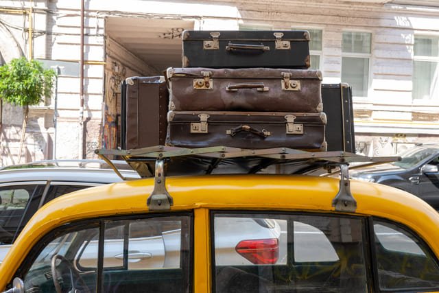 Taxi bagażowe Kraków – wygodne rozwiązanie, gdy zwykła taksówka to za mało