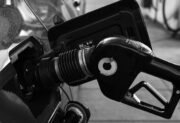 Paliwa znów drożeją. Od wtorku obowiązują nowe limity cenowe
