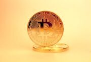Ilu Polaków ma kryptowaluty? Badanie NBP studzi rozgrzane szacunki