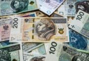 Płace w Polsce rosną słabiej od prognoz, a zatrudnienie dalej spada