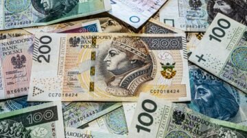 Płace w Polsce rosną słabiej od prognoz, a zatrudnienie dalej spada