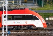 Upał zatrzymał pociągi. Pasażerowie muszą sprawdzać rozkłady