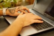 Skuteczne poszukiwanie zatrudnienia – jak znaleźć ofertę dopasowaną do swoich oczekiwań?