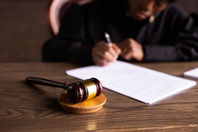 Sąd dostrzegł błąd w umowie. TSUE może zmienić tysiące spraw